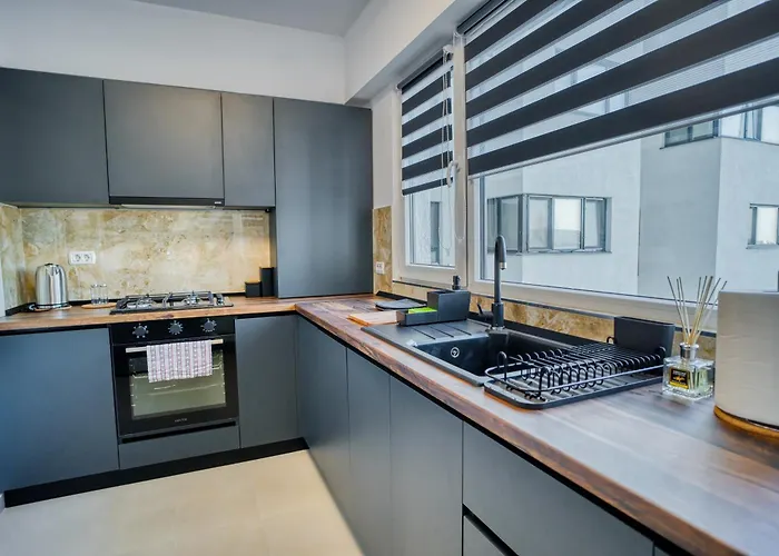 Stylish Hideaway Near City Center